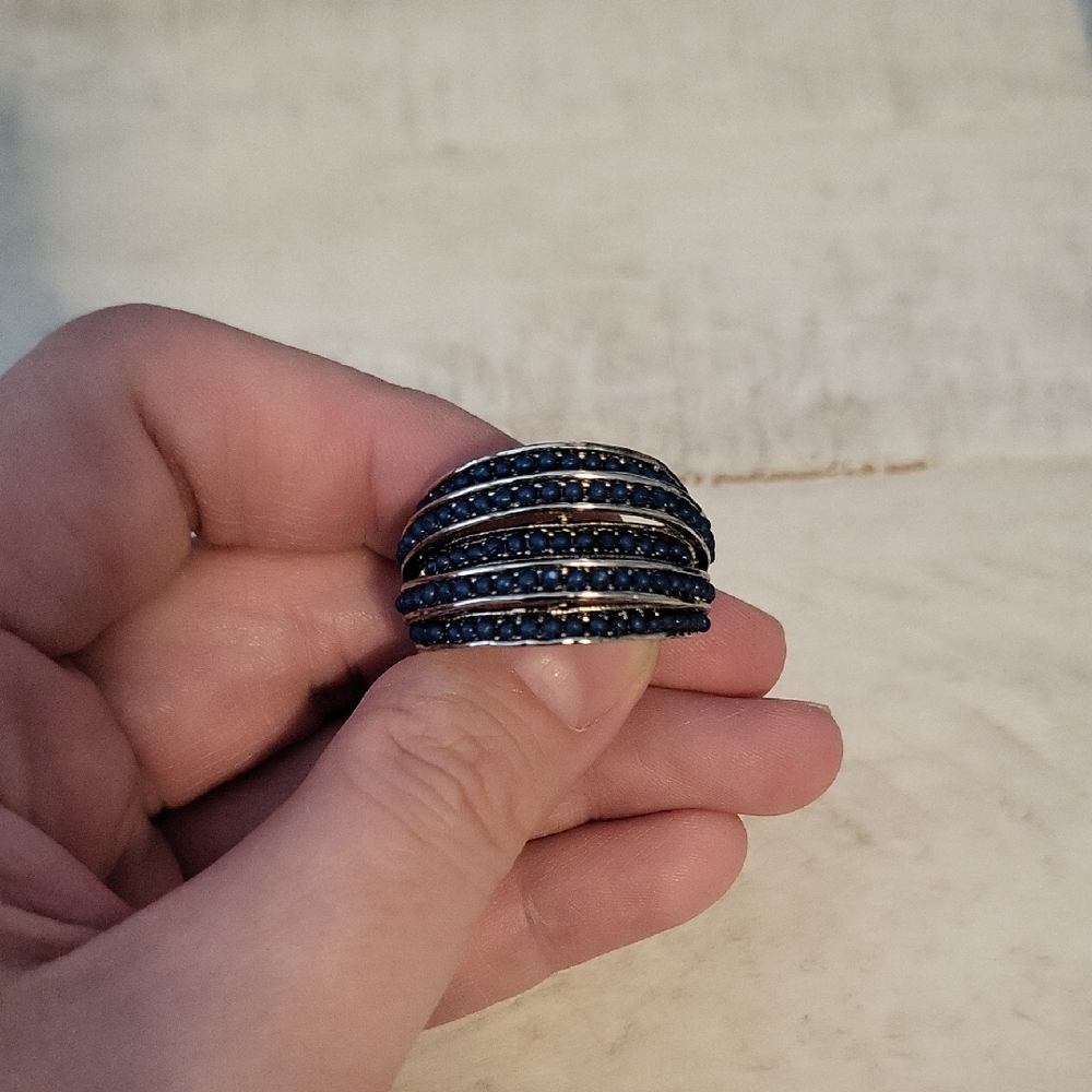 Elegant Blue and Silver Women's Ring